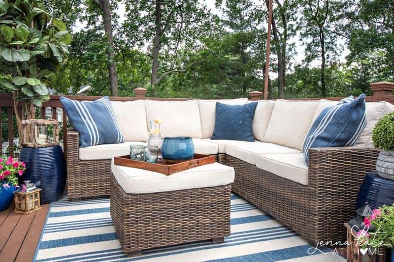 Decorating Ideas For a Small Deck: Tips For Creating A Backyard Oas