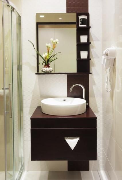25 Small Bathroom Design and Remodeling Ideas Maximizing Small .