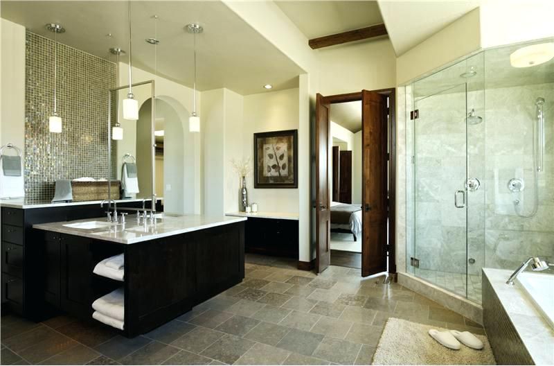 Beautiful Modern Master Bathrooms in 2020 | Modern master bathroom .