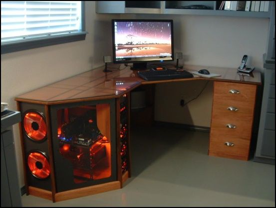 DIY Gaming Computer Desk - For those of you who like to play games .