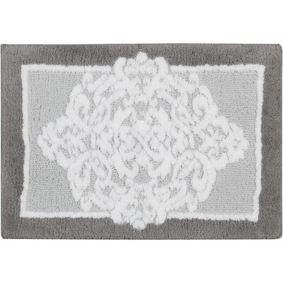 Decorative Bathroom Rugs - Image of Bathroom and Clos