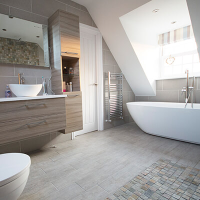 4 Tips For Designing A Loft En-Suite Bathroom | Kingsmead Conversio