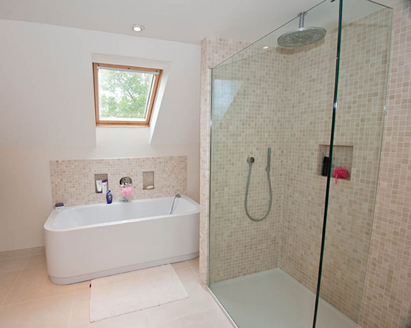 Ensuite Bathroom In Loft Conversion - Image of Bathroom and Clos