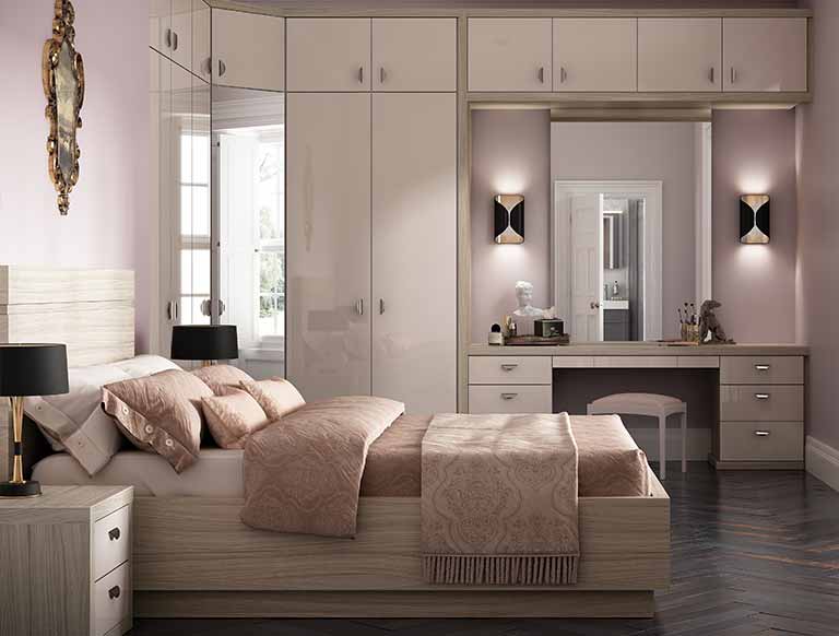Advantages and disadvantages of fitted bedroom furnitu
