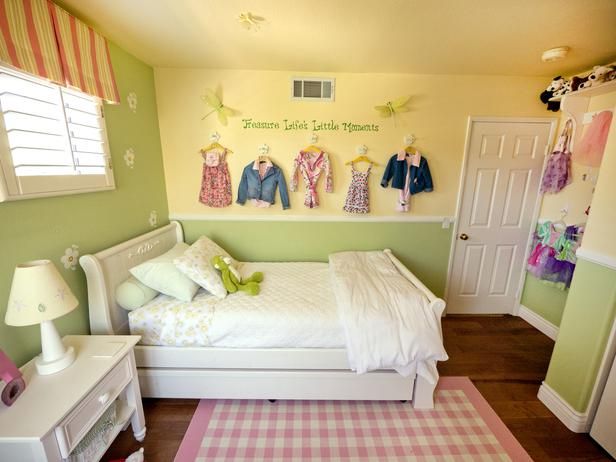 A Multifunctional Little Girl's Room in a Small Space | Small room .