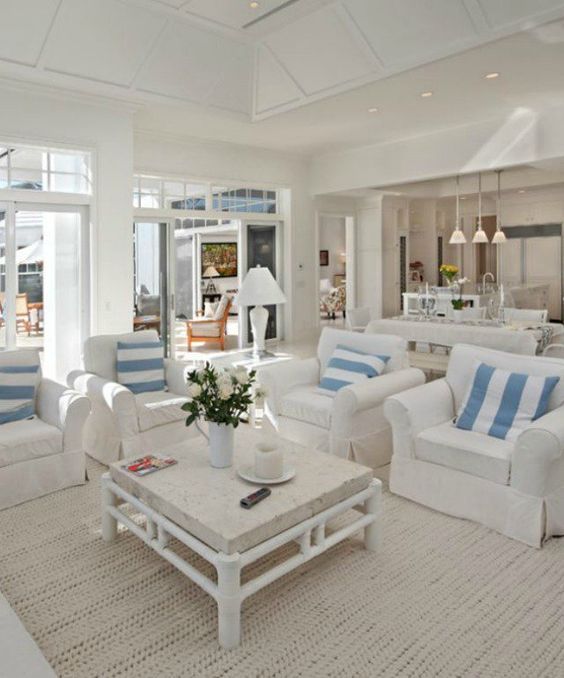 40 Chic Beach House Interior Design Ideas - Loombrand | Chic beach .