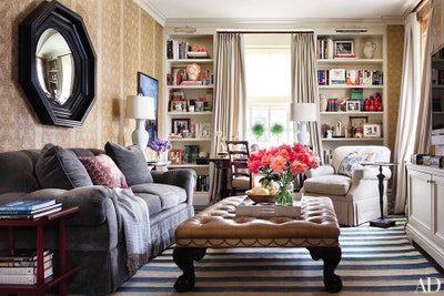 How to Incorporate Ottomans into Your Living Room Decor .