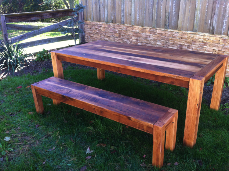 Barnwood Furniture for Your Outdoor Déc