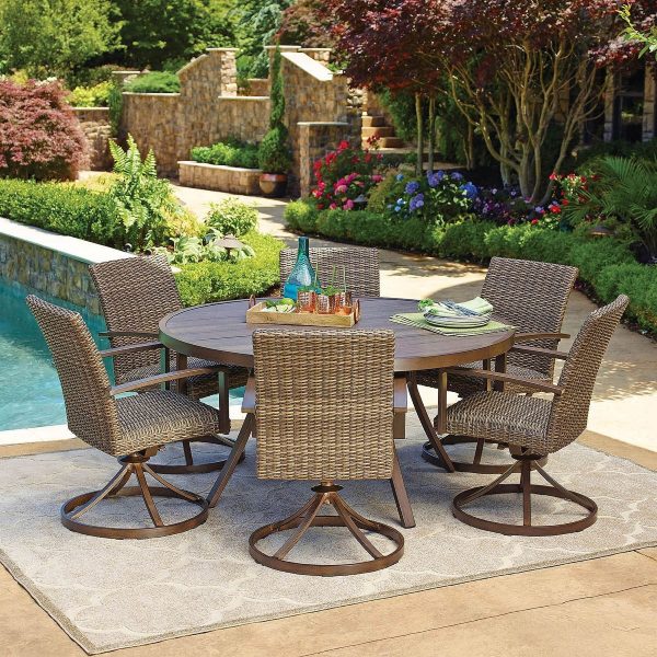 51 Outdoor Dining Tables That Will Wow Your Dinner Gues