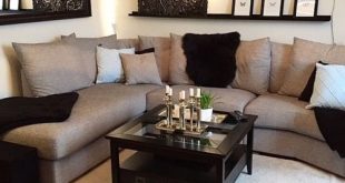 cool Livingroom or family room decor. Simple but perfect... - Pepi .