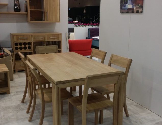 Solid Oak Dining Table with 6 Chairs • Solig