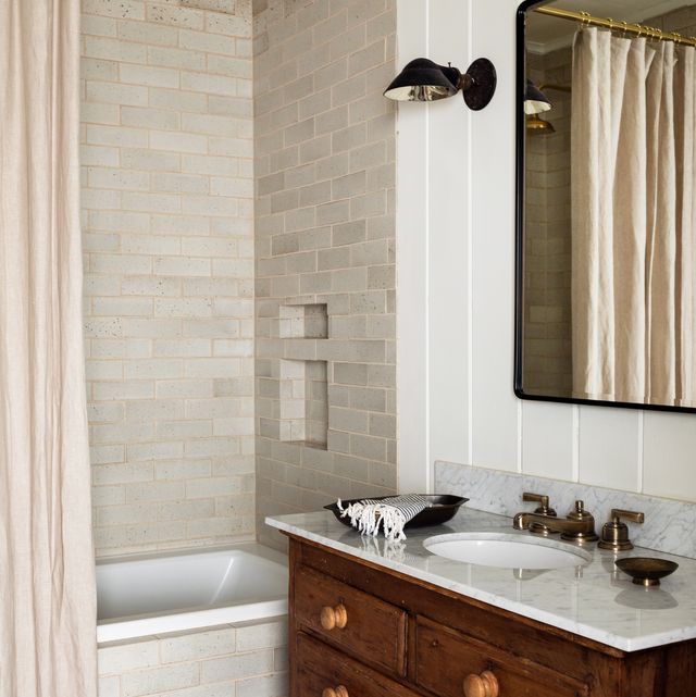 15 Best Subway Tile Bathroom Designs in 2020 - Subway Tile Ideas .