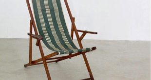 10 Easy Pieces: Folding Deck Chairs - Gardenista | Deck chairs .