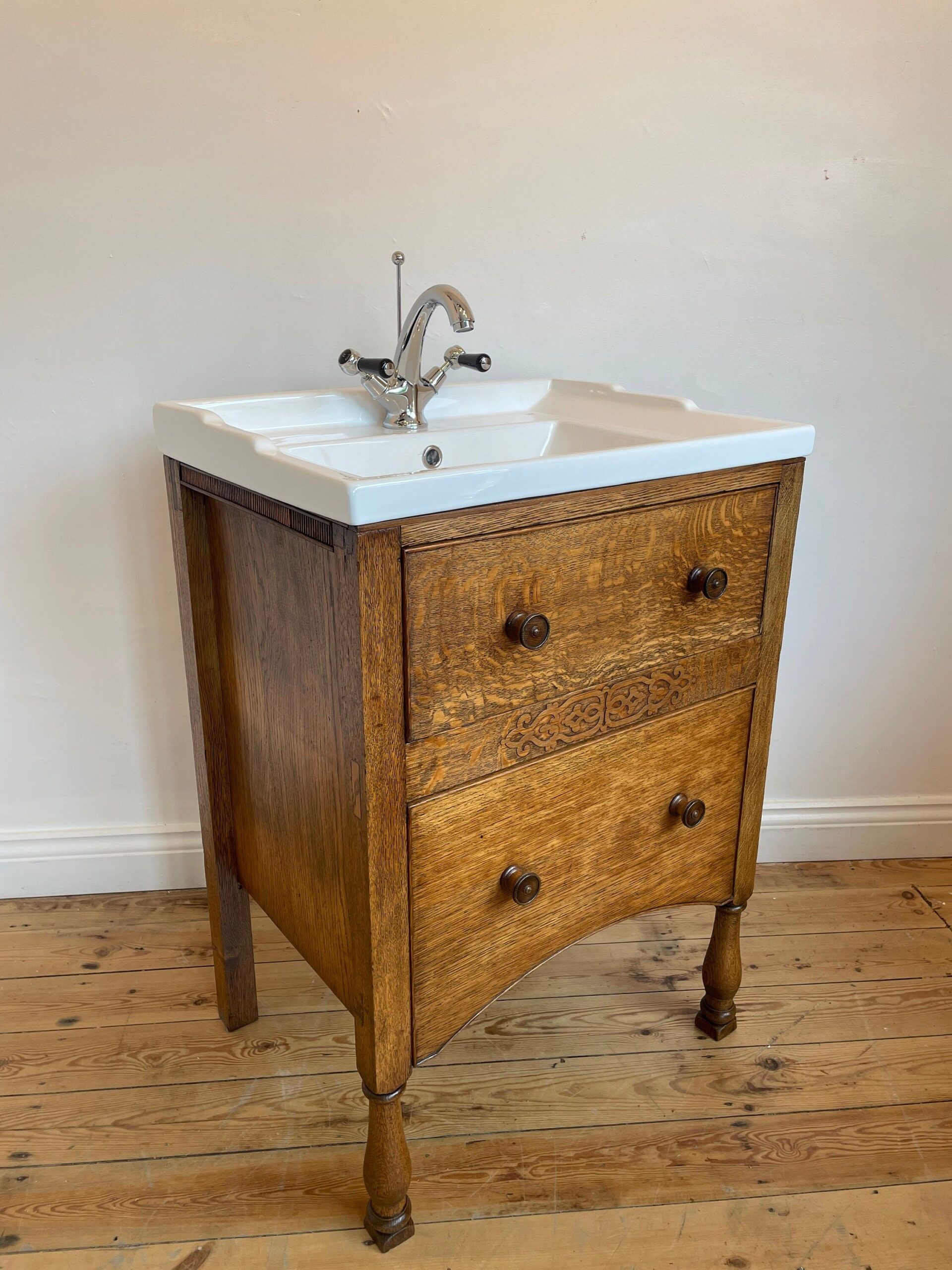 The Beauty and Functionality of Bathroom Vanity Units