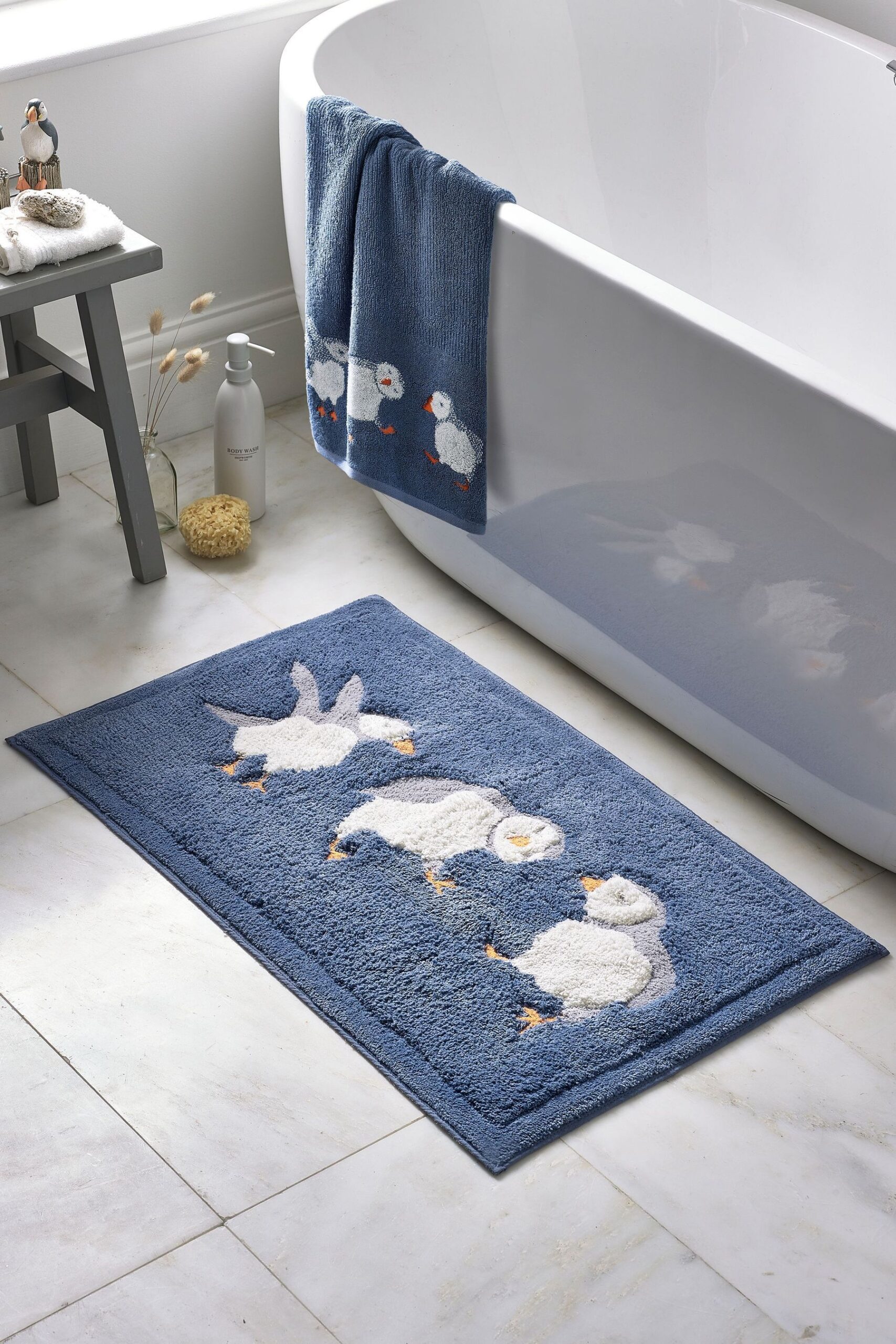 Enhance Your Bathroom with Stylish Decorative Bath Rugs