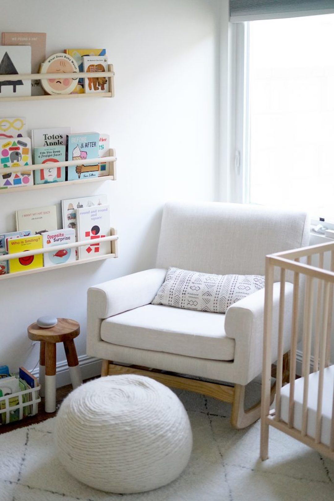 The Benefits of a Nursery Glider Rocking Chair