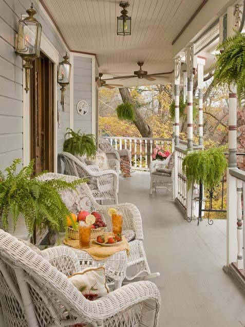 Transform Your Front Porch with Stylish Outdoor Furniture