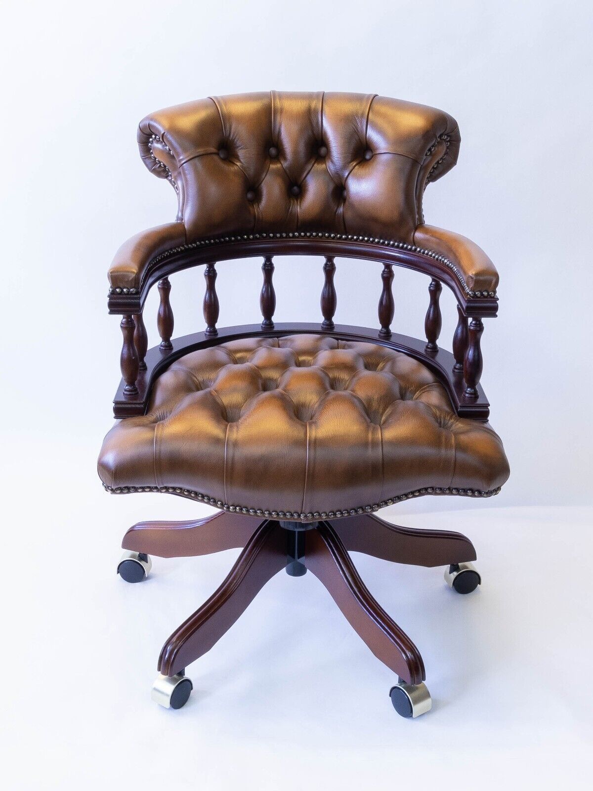 The Classic Appeal of a Leather Captains Chair