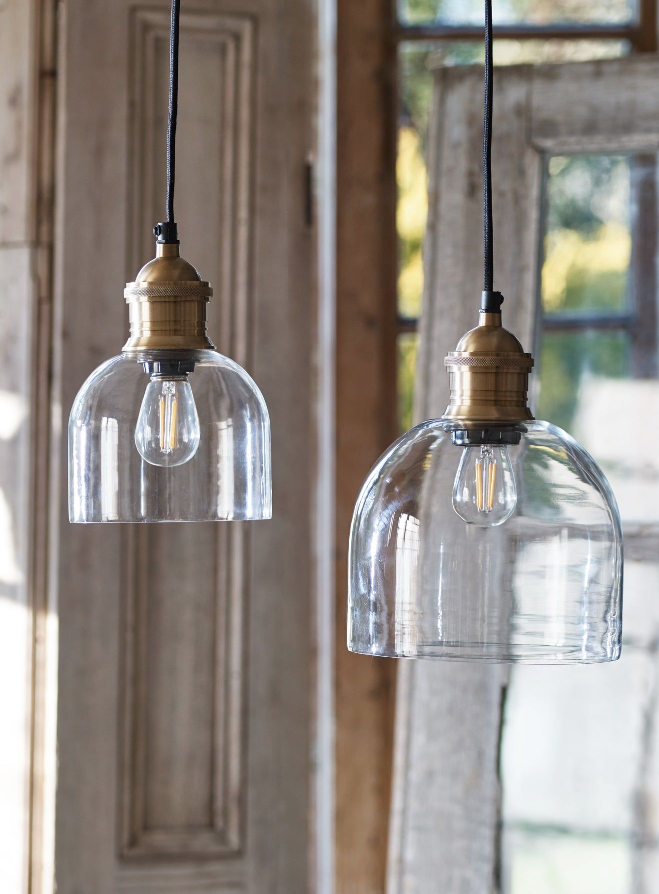 Elegant Clear Glass Pendant Lights for Kitchen Island