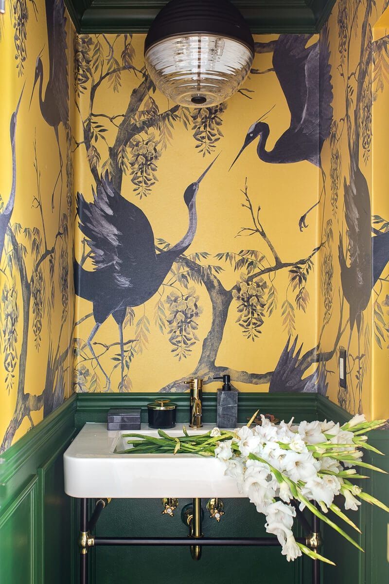 Top Paint Hues for Compact Bathrooms