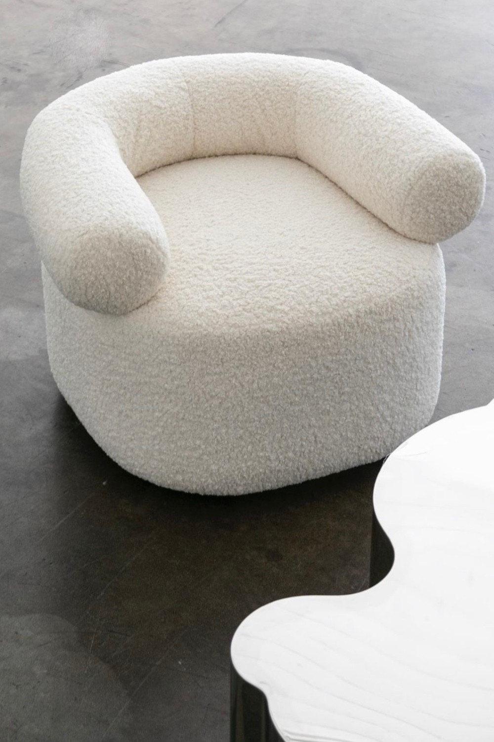The Versatile Appeal of Swivel Occasional Chairs