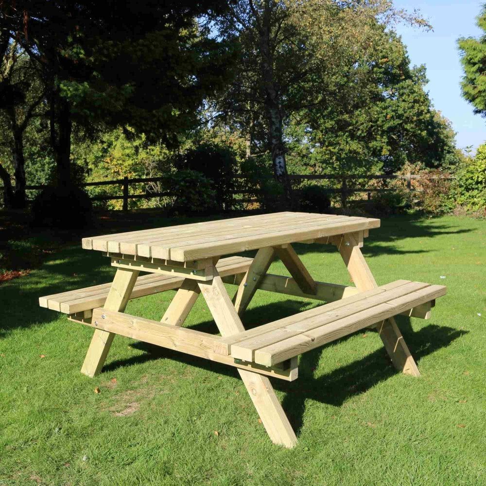 A Guide to Classic Wooden Picnic Tables