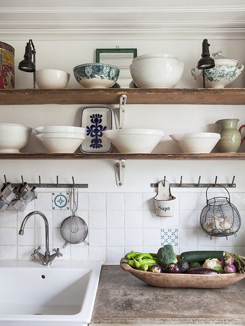 Charming Ways to Upgrade Your Country Kitchen with Tile Backsplash Ideas