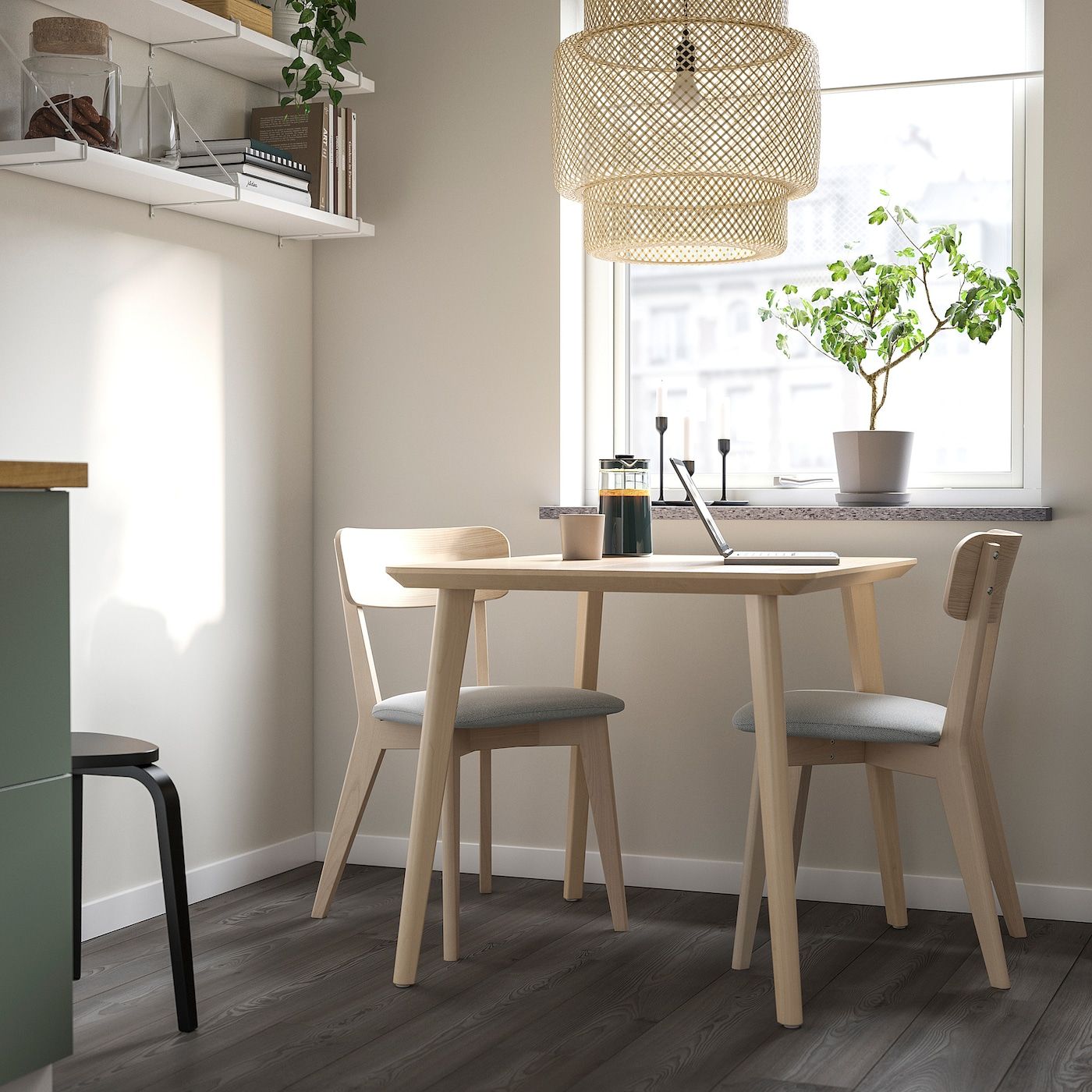 Compact Breakfast Table and Chairs – a Perfect Addition to Your Kitchen