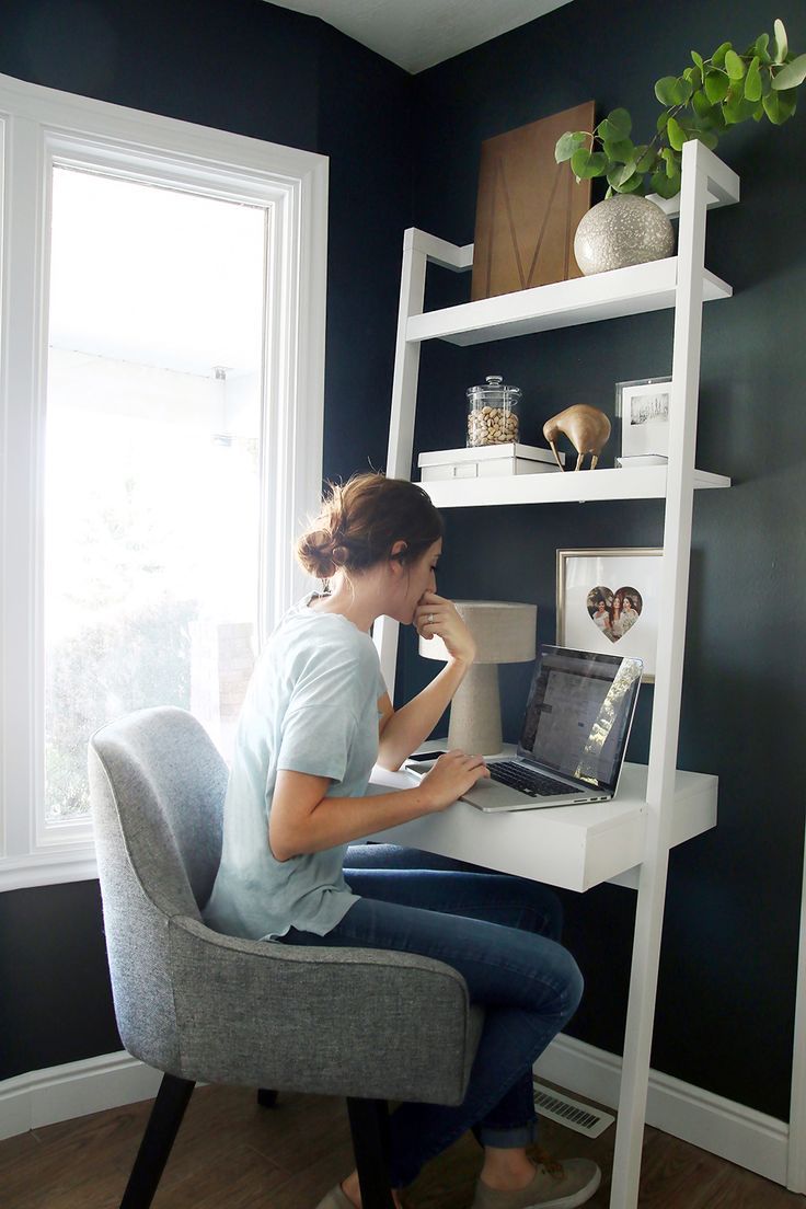 Compact Computer Desk for Tight Spaces: Maximizing Efficiency in Small Areas