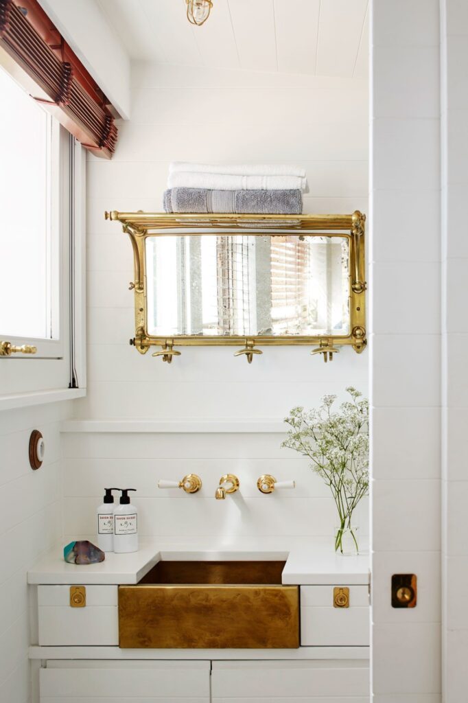 Small Space Simple Bathroom Designs