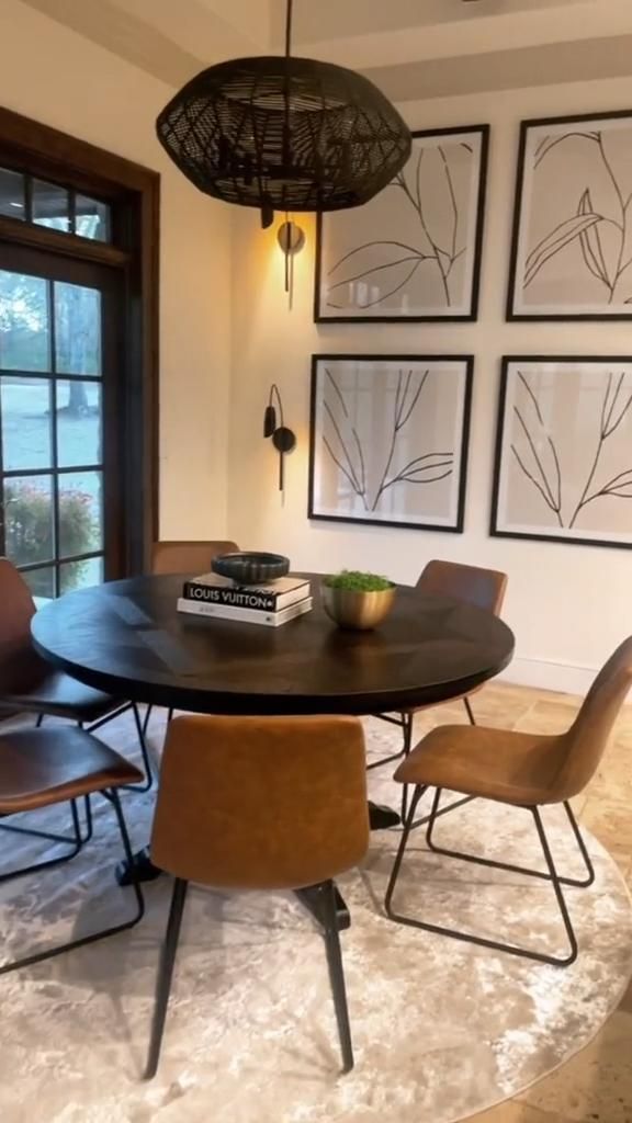 Contemporary Small Dining Room Decor Inspiration