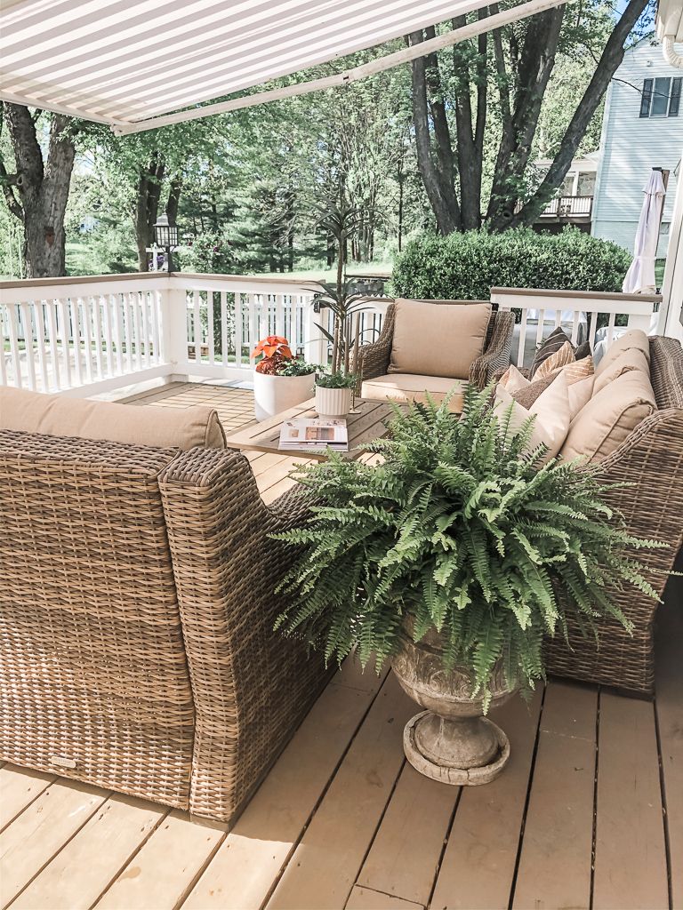 Creative Ways to Enhance Your Back Deck with Decor