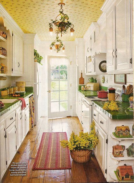 Creative and Cozy Country Kitchen Designs for Compact Spaces