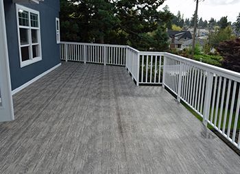 Durable and Stylish Vinyl Flooring for Your Outdoor Patio