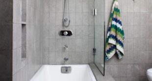 Small Bathroom Design With Bathtub And Shower