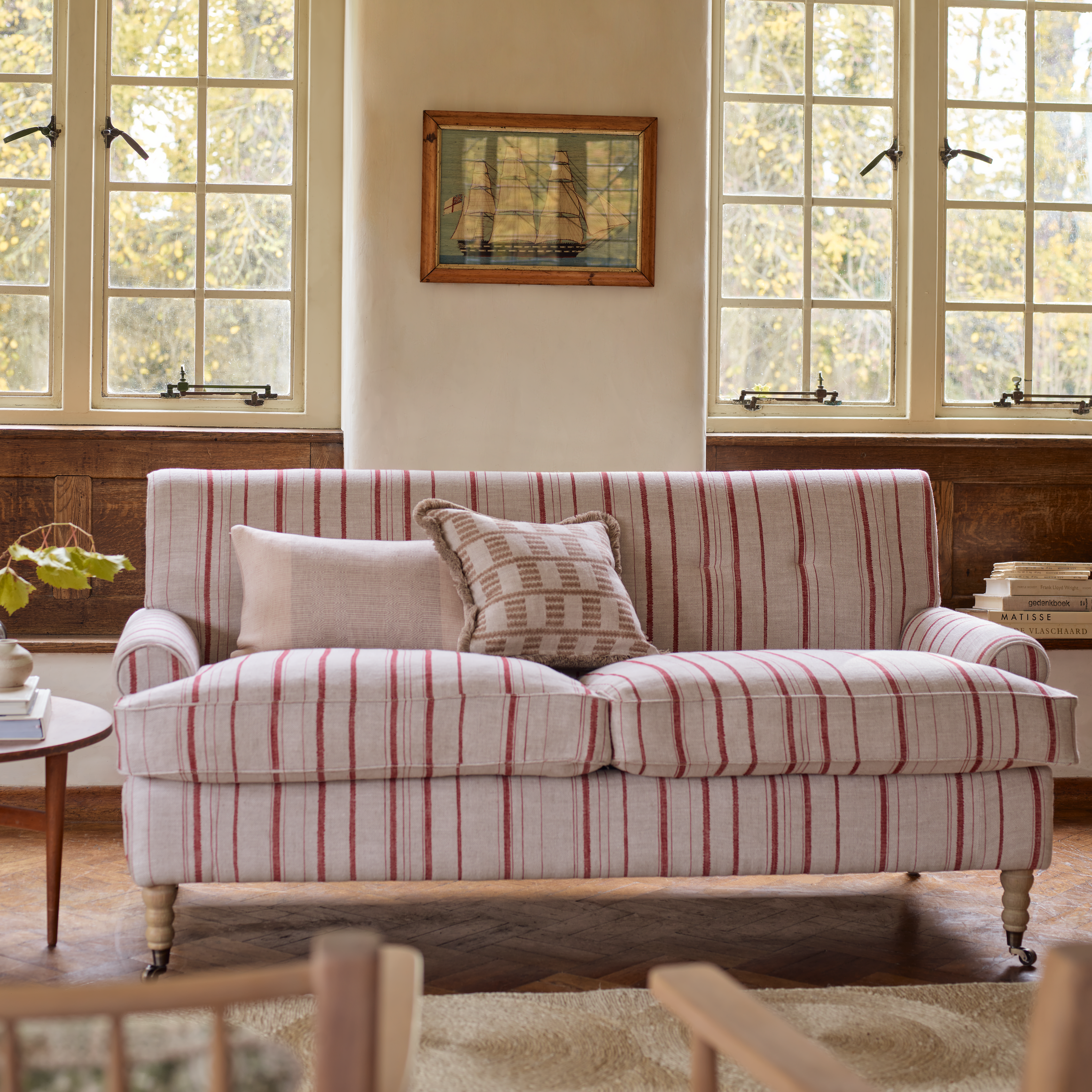 Elegant and Stylish Sofas with Fabric Patterns