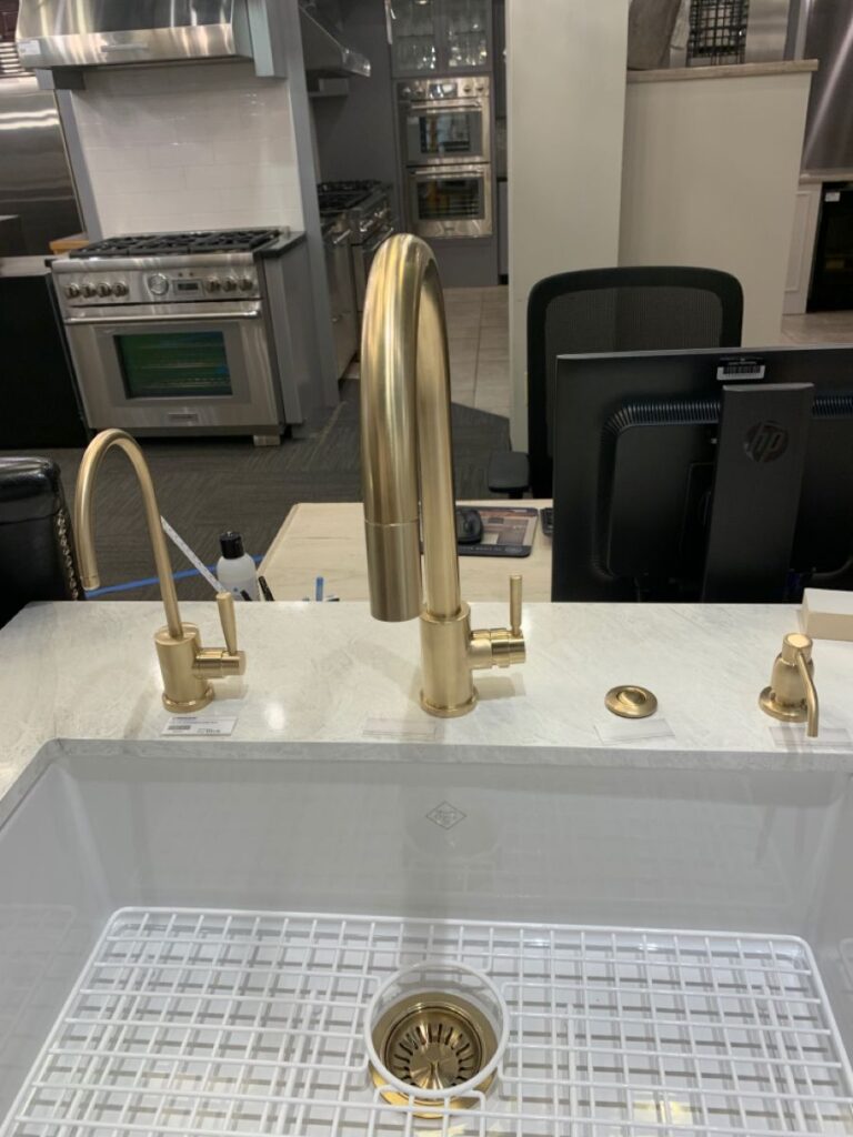 Kitchen Sink Faucets With Soap Dispenser