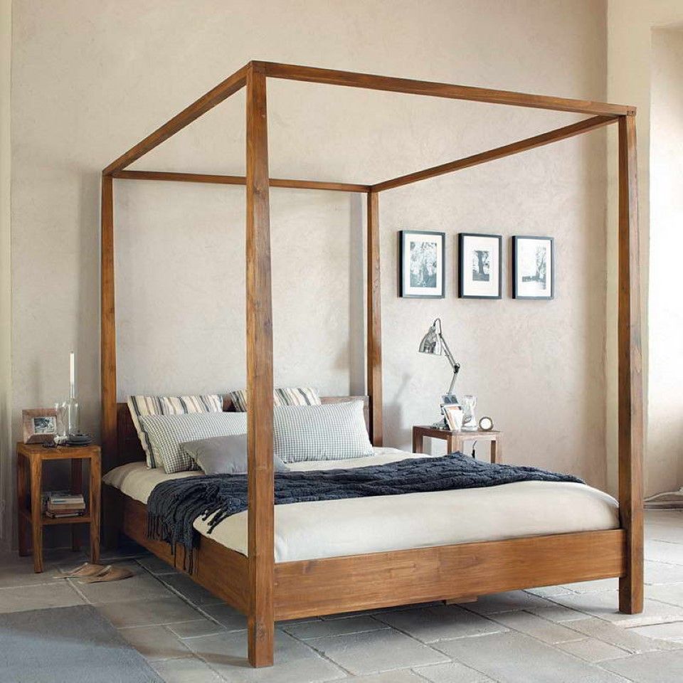 Lavish King-sized Wooden Canopy Bed Frame: Fit for Royalty