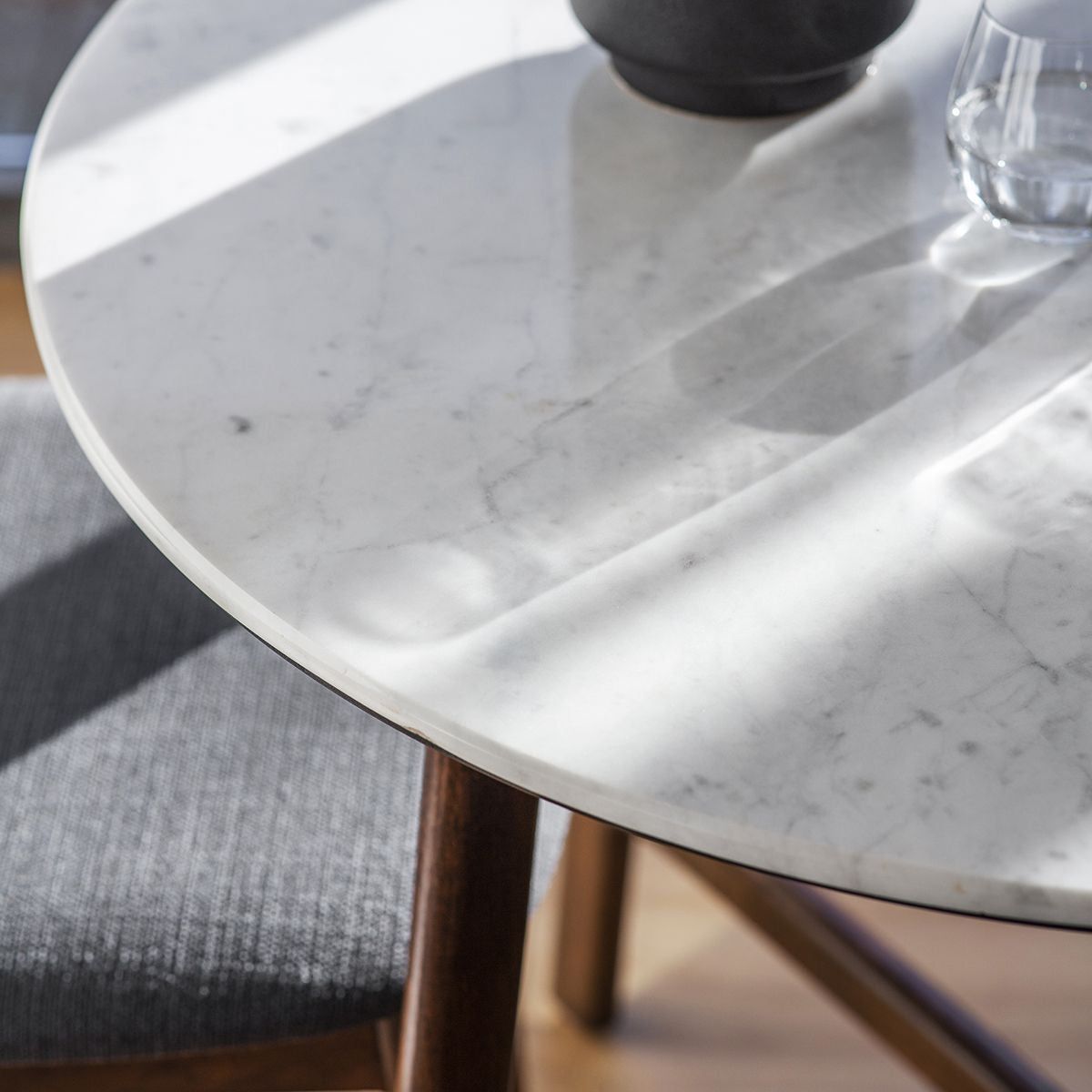 Modern technology meets elegance: The smart round marble top coffee table