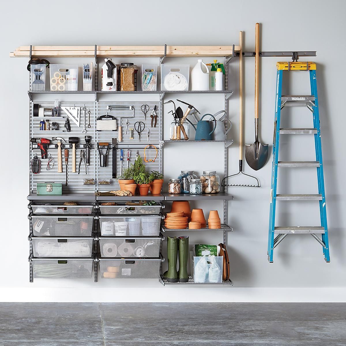 Personalized Solutions for Organizing Your Garage