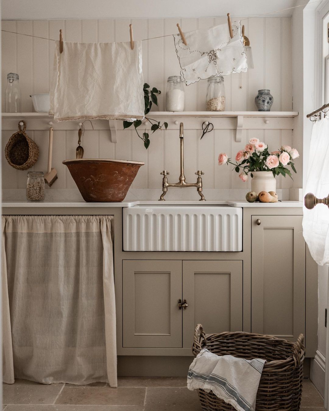 Simple and Affordable Laundry Room Decor Ideas