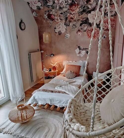 Small Room Teenage Girls Bedroom Ideas: Making the Most of Limited Space