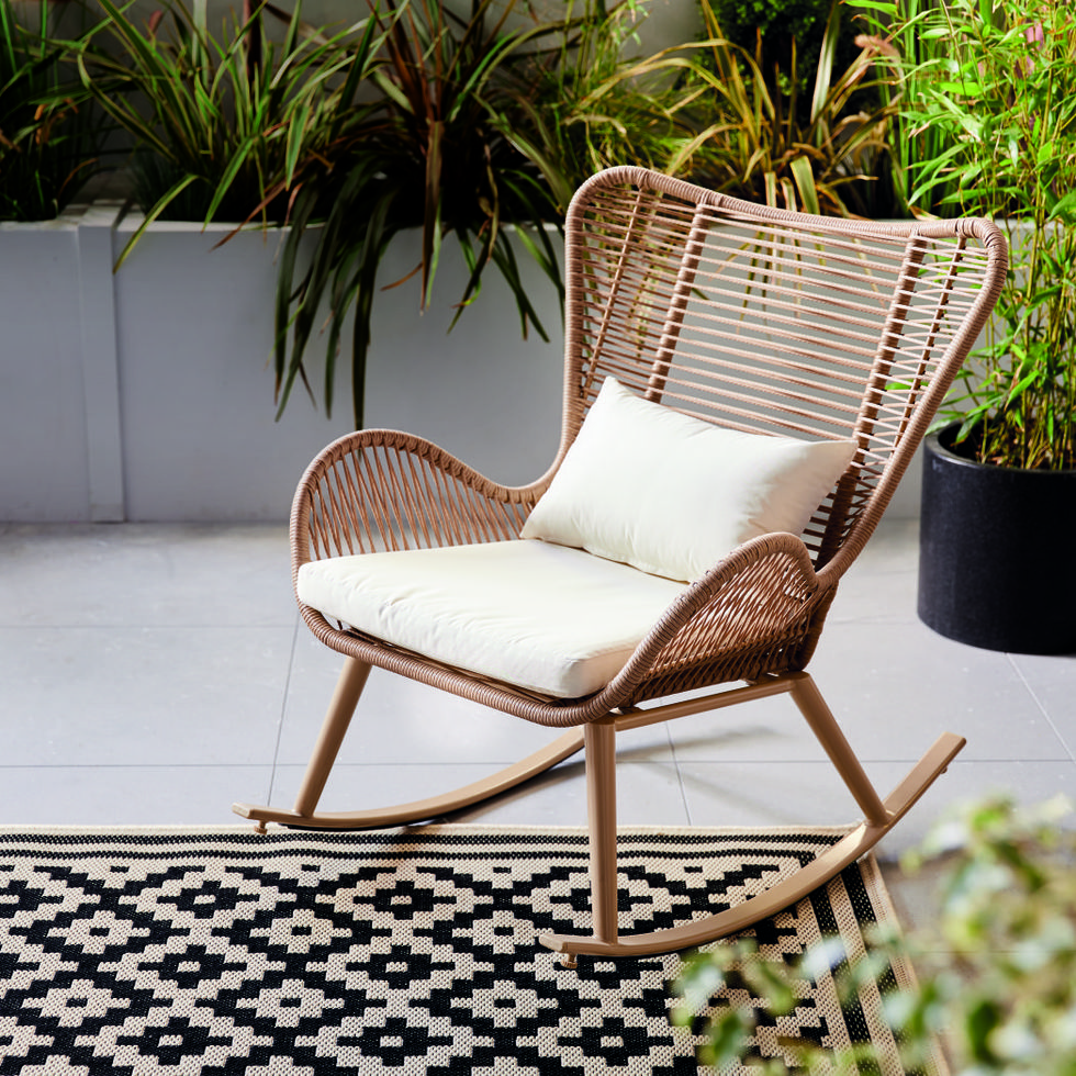 The Advantages of Rattan Garden Furniture for Outdoor Spaces