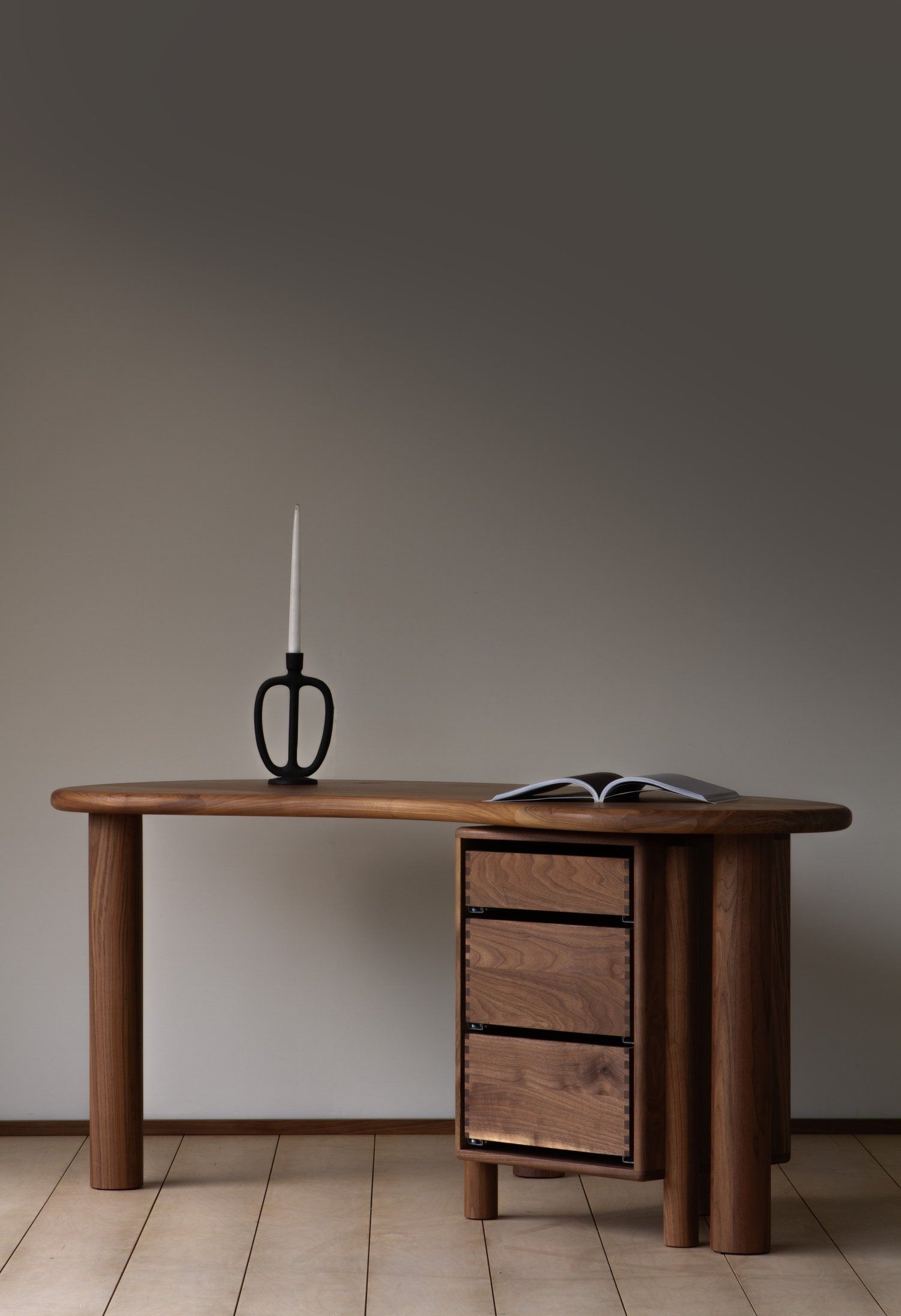 The Allure of Wooden Desks with Drawers