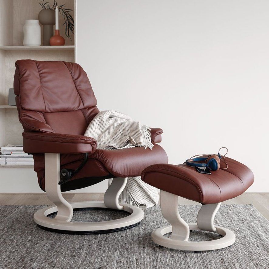 The Appeal of Compact Leather Recliners