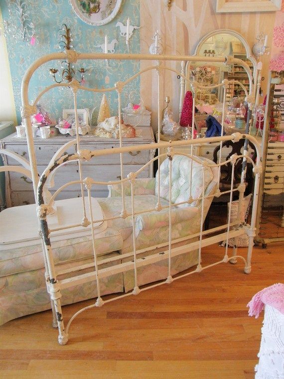 The Beauty of Antique Metal Headboards for Queen Size Beds