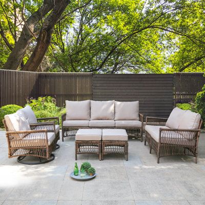 The Beauty of a Complete Wicker Patio Furniture Collection