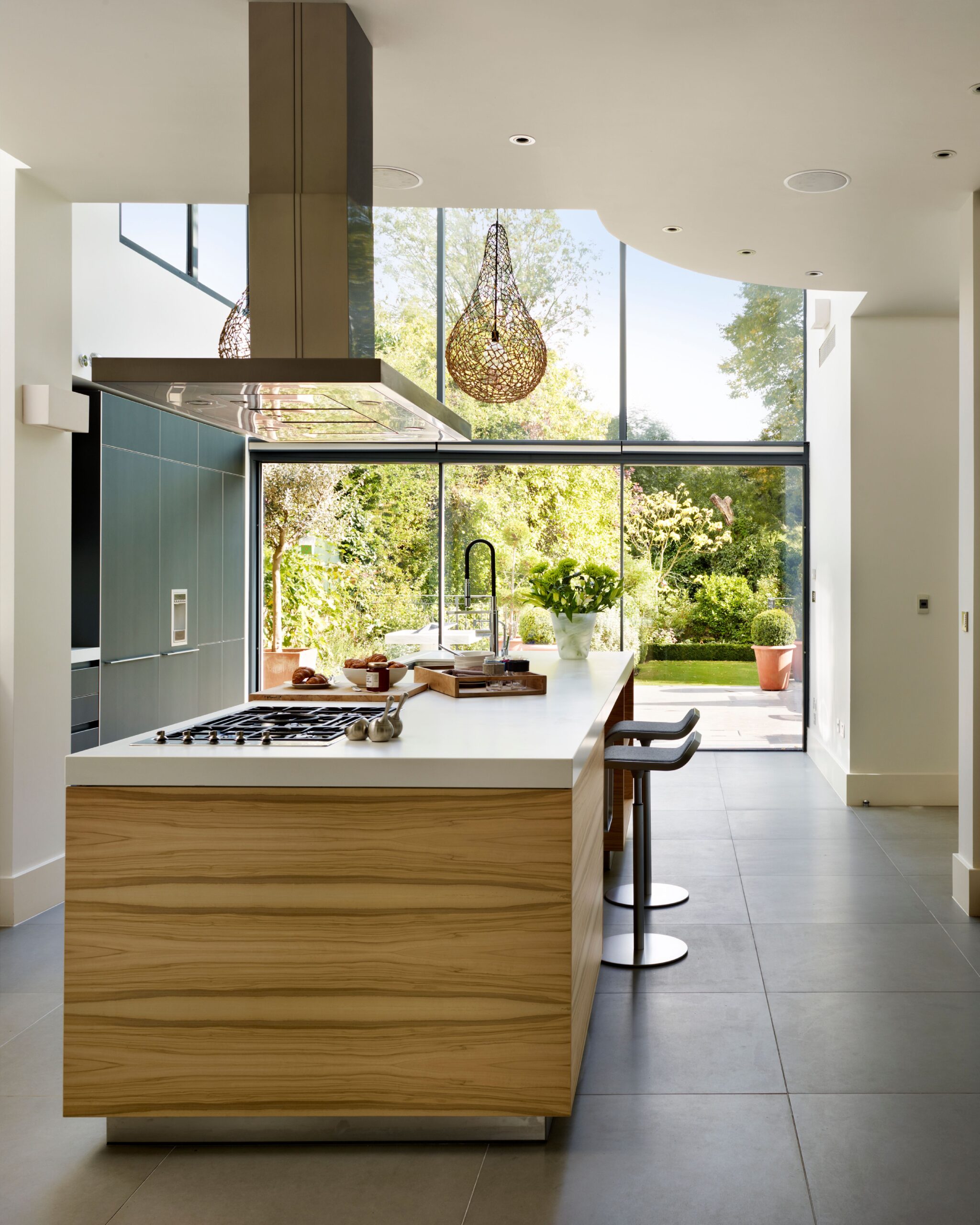 The Ultimate Kitchen Island Design: Sink and Seating Combination