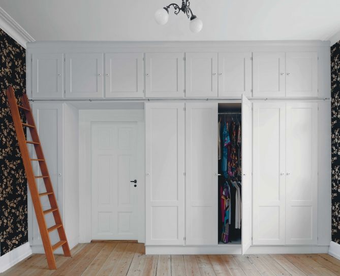 The Versatility of Storage Closets With Doors