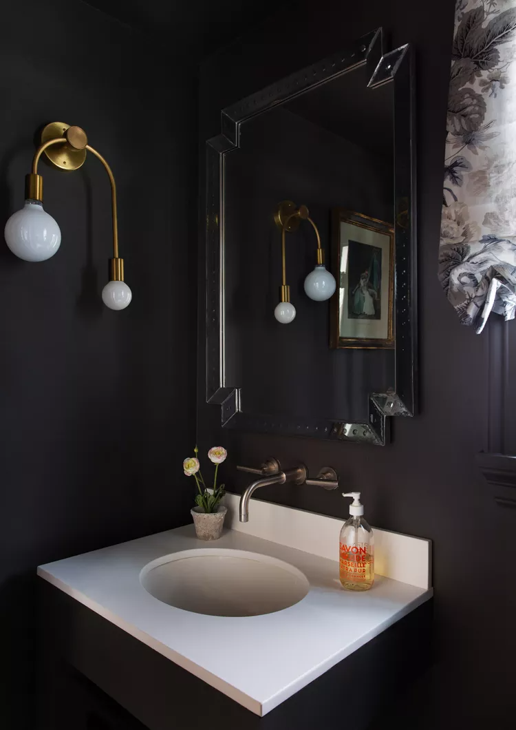 Tiny Bathroom Wall Paint Color Suggestions for a Cozy Space